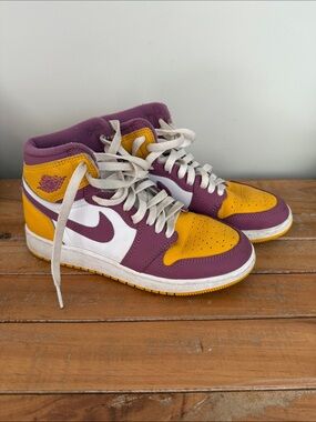 Nike Kids Air Jordan 1 Mid High-Top Sneakers
